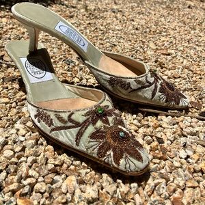 mint silk velvet pointy mule  hand stitched embroidery on slim stacked heel.